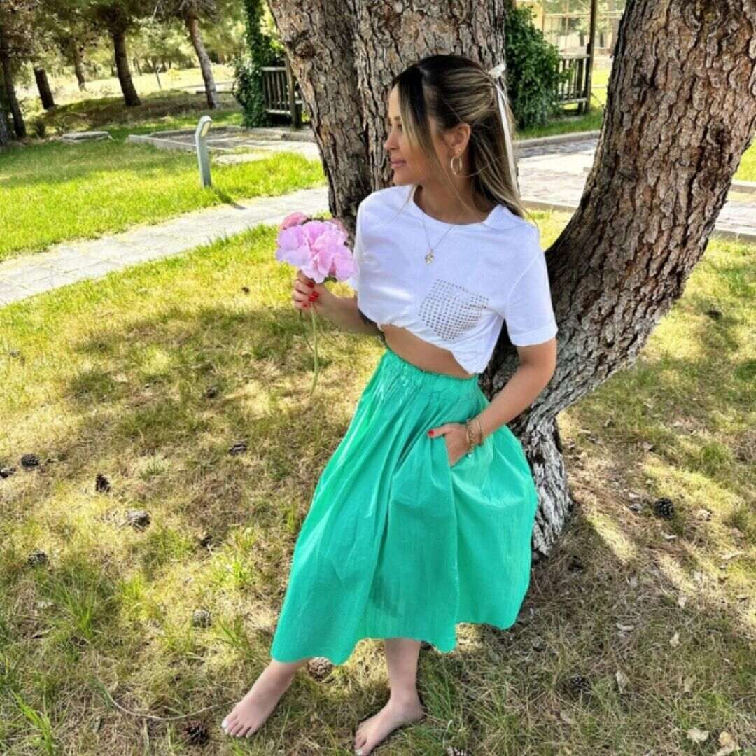 Kısa Boylular İçin Midi Etek Modelleri Hangileri?