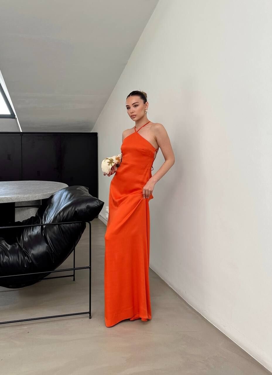 Sırt Detaylı Saten Maxi Elbise