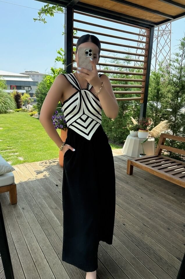 Zebra Boyun Detaylı Elbise