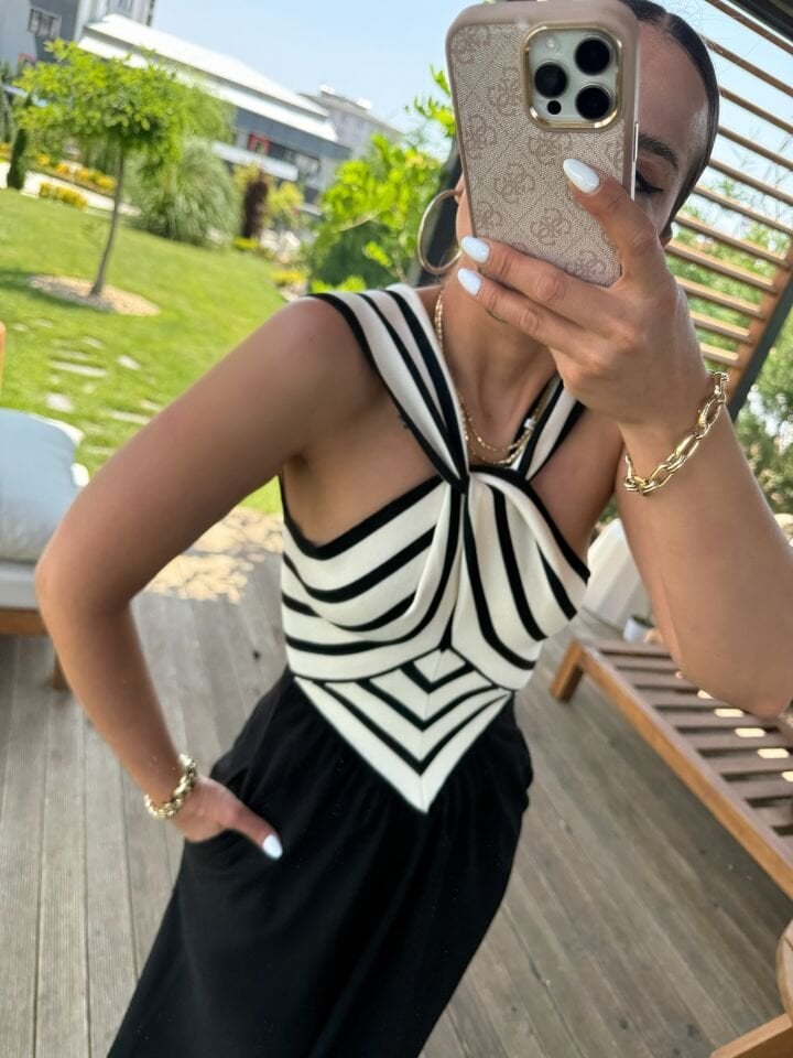 Zebra Boyun Detaylı Elbise