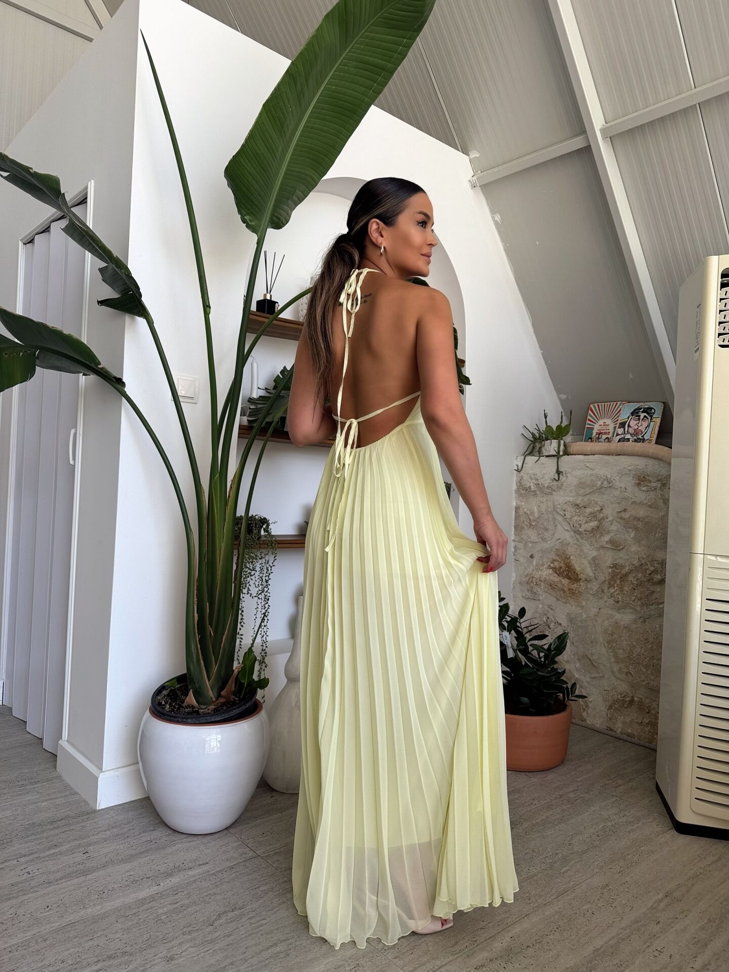 Sırt Detaylı Piliseli Maxi Elbise