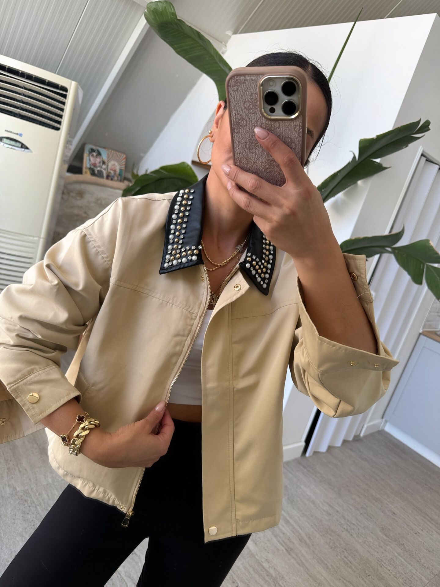 Yakası Deri Detaylı Tasarım Trenç