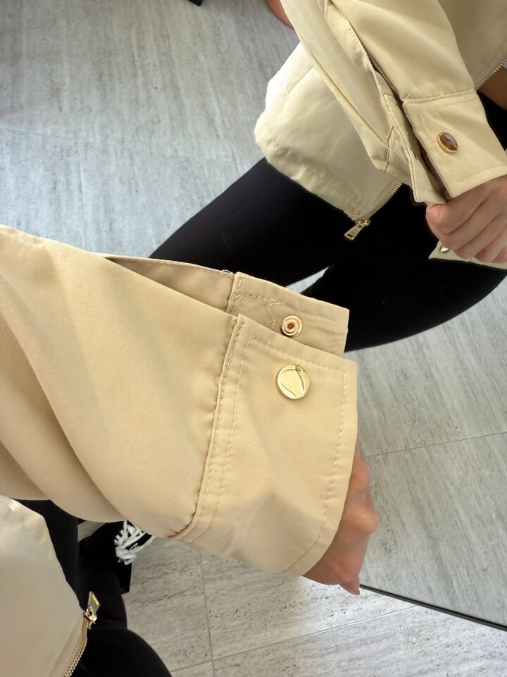 Yakası Deri Detaylı Tasarım Trenç