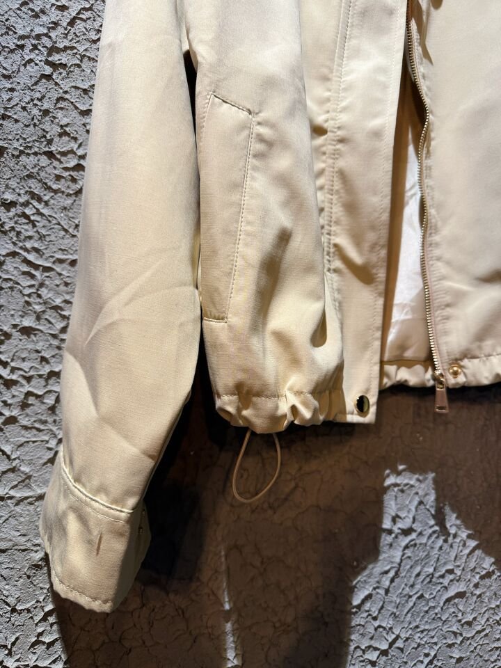 Yakası Deri Detaylı Tasarım Trenç