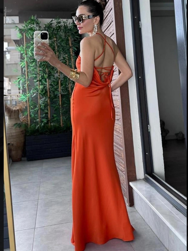 Sırt Detaylı Saten Elbise