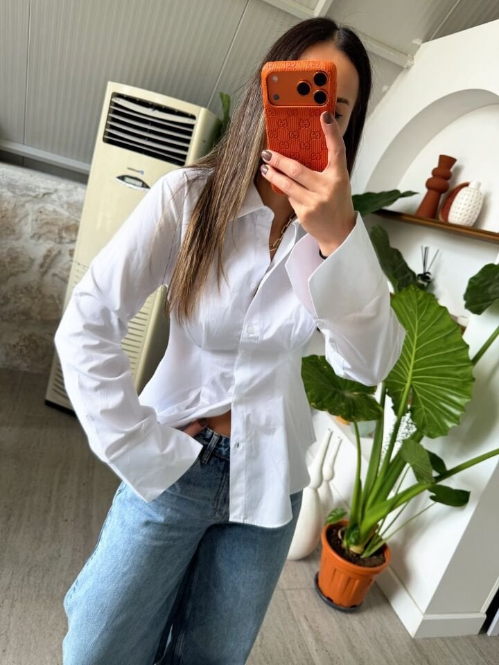 Belden Oturtmalı Gömlek