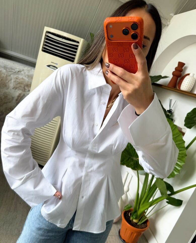 Belden Oturtmalı Gömlek