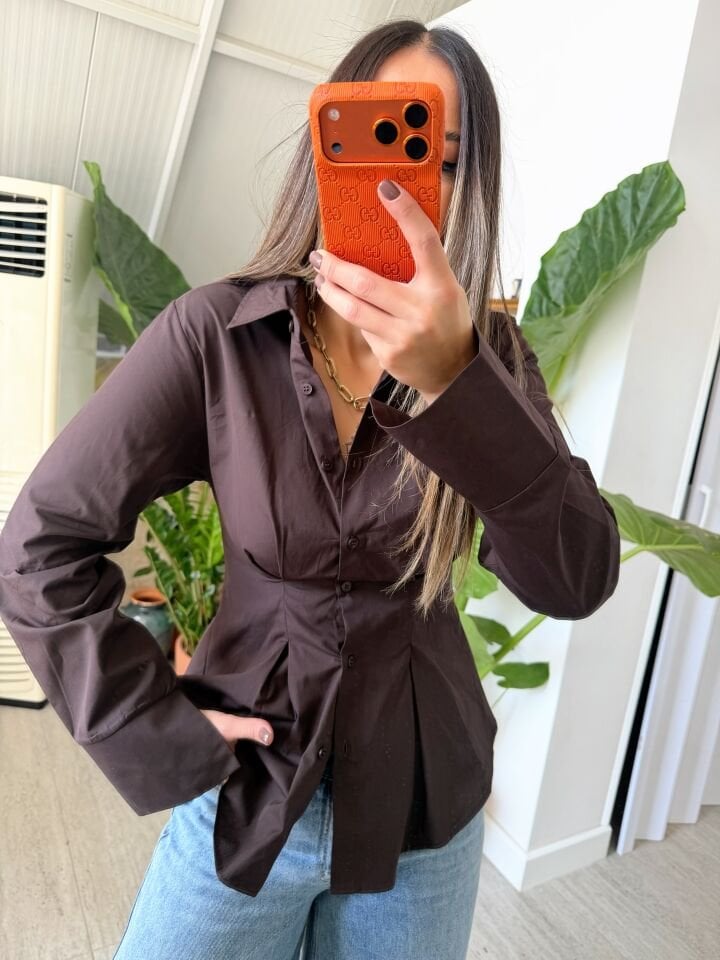 Belden Oturtmalı Gömlek